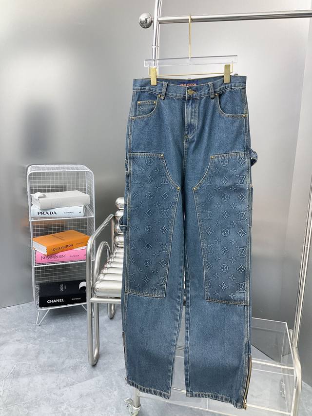 路易威登 Louis Vuitton 1V 重工浮雕牛仔工装裤 轻奢主义 男女日常通勤穿搭必备单品 正确版本 欢迎对比 详细特征 采用18安克重半漂牛仔原布 脱