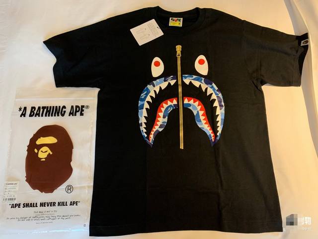 001087款A Bathing Ape 迷彩金色鲨鱼拉链短袖T恤 男女同款 码数Smlxlxxl 黑蓝，白蓝，黑绿，白绿，黑粉，白粉