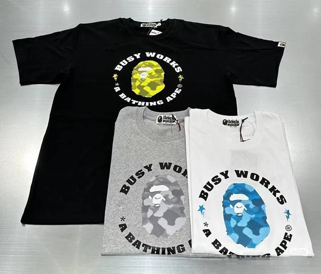 001070款Bape 字母印花圆领套头直筒短袖T恤 男女同款 码数Smlxlxxl 黑色，白色