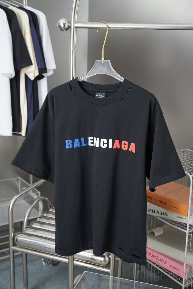 Balele 巴黎世家 25Ss早春新款 字母Logo发胖印花短袖 轻奢主义 男女日常通勤穿搭必备单品 正确版本 欢迎对比 详细特征 320克 % 纯棉双纱汗布