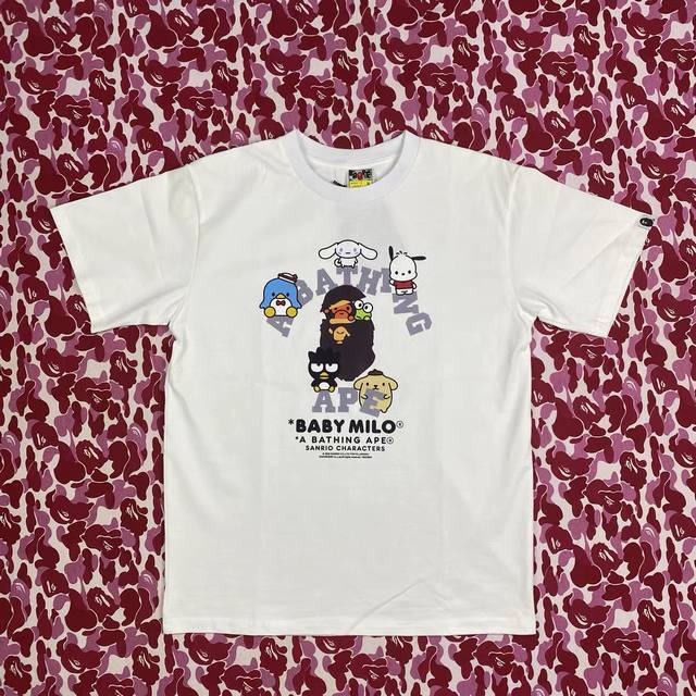 001015款Bape X Sanrio 三丽鸥 联名款 Fw24 Sanrio Characters主角团图案印花徽标短袖T恤 男女同款 码数Smlxlxxl
