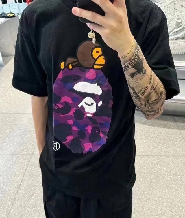 00179款Bape Fw22 Color Camo Milo On Big Ape Tee 猿人头印花休闲短袖T恤 男女同款 码数Smlxlxxl 黑紫，白紫