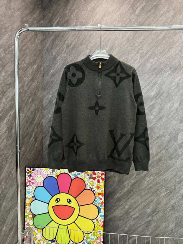 款号 Y37 Lv 半拉链老花字母针织毛衣 Louisvuitton官网Zp同步新款针织毛衣 面料采用精品含羊毛纯棉材料 进口机器编织拼接 内里包边包条做工高版