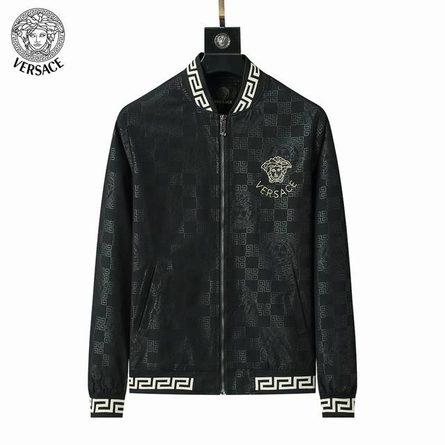 Vetsace 范思哲 ..殿堂级奢侈品顶级风衣满足您对品质的苛刻要求专柜原单中厚款简约时尚从容百搭大气优雅不起皱快速复原奢华如新防风防水速干五金洗水唛显眼的品