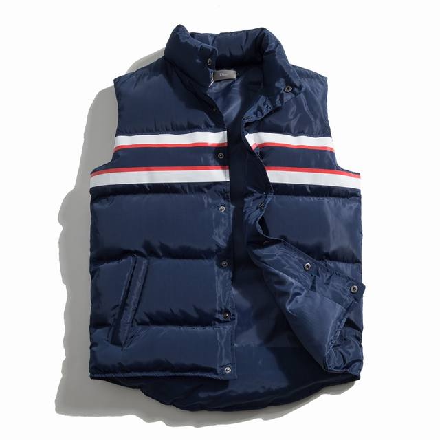 新款Dior羽绒棉马甲 款号：6053 尺码：Ｍ L Xl Xxl 3Xl 颜色：黑 白 宝蓝
