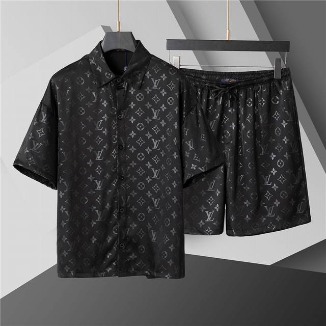 Louis Vuitton 路易威登 专柜新款衬衫休闲套装 官网新品 采用进口客供定制面料 高端的品质 尽显奢华。55017尺码：M-3Xl