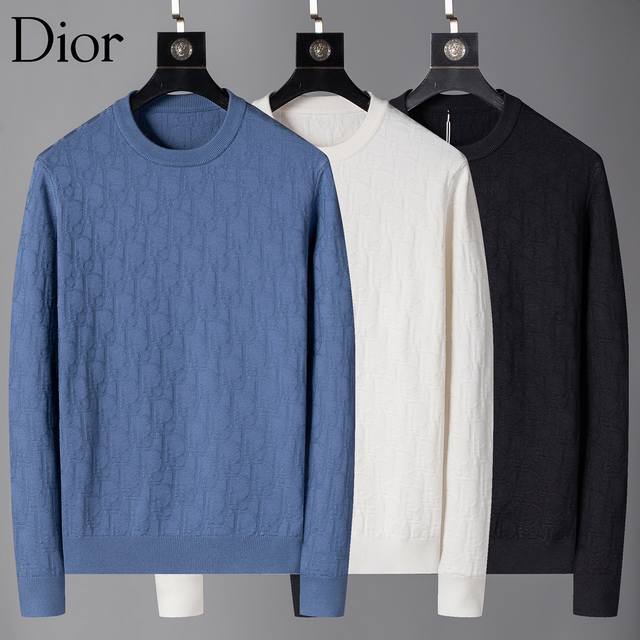 迪奥 Dior 专柜款毛衣，独特绣花进口羊毛面料，高密度，保暖性更强，百搭毛衣，版型极好，冲着版型面料也要收的类型！颜色：蓝色 黑色 白色 码数：M-3Xl