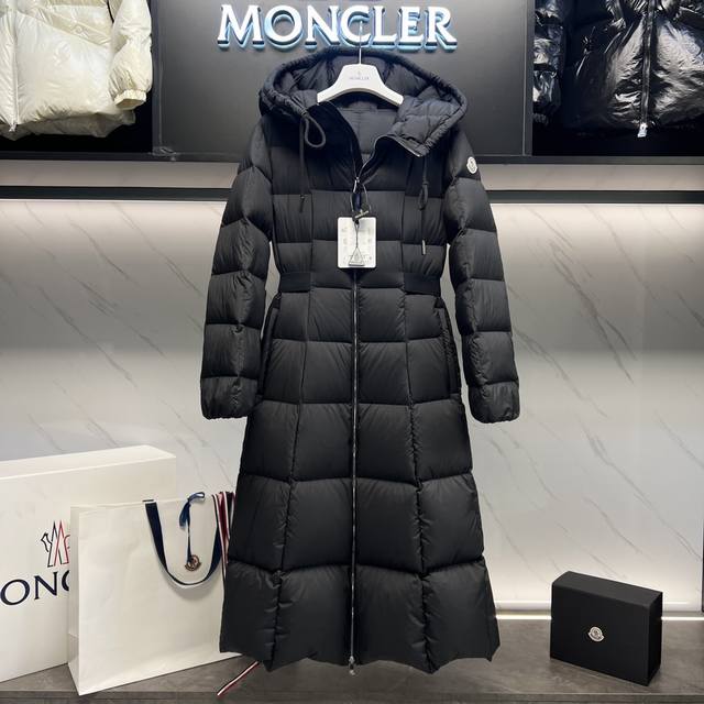 顶级代购版本 特级羽绒Moncler 冬季新品 Faucon长款女士羽绒服夹克外套 特级鹅绒填充,吊牌条码款号对应官网一致,吊牌内置Nfc电感防伪,此款填充技术