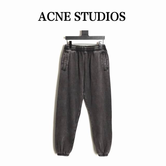 Acne Studios 25Fw 水洗束脚裤长裤 定织380G纯棉针织面料，采用高克重纯棉针织坯布， 通过特殊的酵素洗赋予面料独特的纹理密度与挺括性， 确保裤
