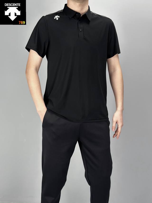 2025迪桑特冰丝无痕舒适防晒抗菌Polo 采用导热的十字编织冰丝凉感面料， 面料与肌肤形成汽热循环多孔纤维， 可快速散热透气、不闷汗 出汗不黏身 柔软细腻适应