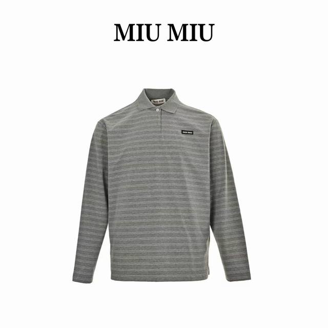 Miu Miu 缪缪 25Fw 小标条纹翻领Polo长袖T恤 面料克重180克，纱线甄选进口棉纱，面料轻盈悬垂会呼吸 细腻入微，1：1定制Miu徽标章仔贴布，定