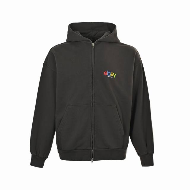 Balenciaga 巴黎世家 24Fw Ebay刺绣连帽外套 面料方面是单独定制纯棉32支面料，放大看纹路支数跟原版无差，面料非常细腻，摸上去有种麂皮的质感，