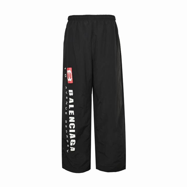 Balenciaga 巴黎世家 24Fw 侧边红双环字母印花长裤 采用定制消光塔丝隆专业面料 加施三防涂层工艺 特氟龙防污处理 抗油渍易清洁 聚酯高密鸟眼网布衬