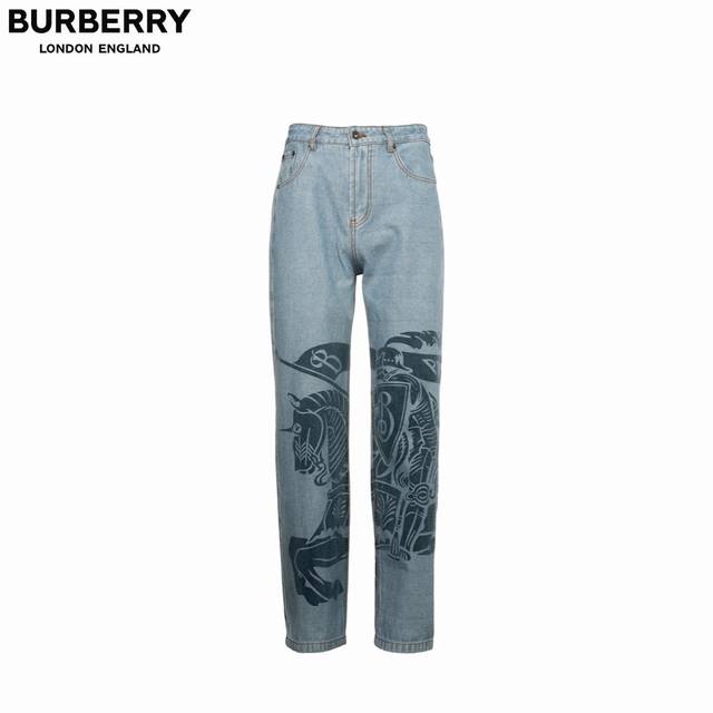 Burberry 巴宝莉 25Ss 战马印花贴饰复古水洗牛仔裤 定织定染丹宁环保无弹牛仔布料，厚度刚刚好，质感硬挺，重工石墨洗水， 厚实高密度，舒适不会软榻，内