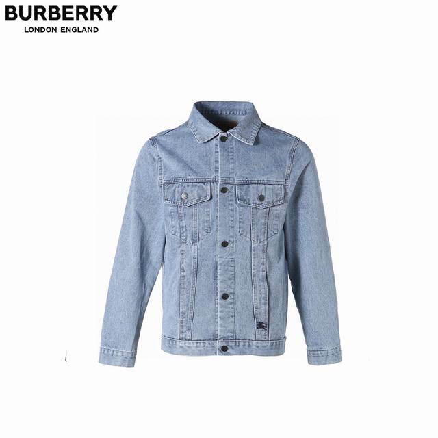 Burberry& Supreme 25Ss 联名款战马牛仔外套 Bbr和Supreme超级梦幻的联动，又一款王炸款式释出 面料采用高支高密进口牛仔面料，洗水和