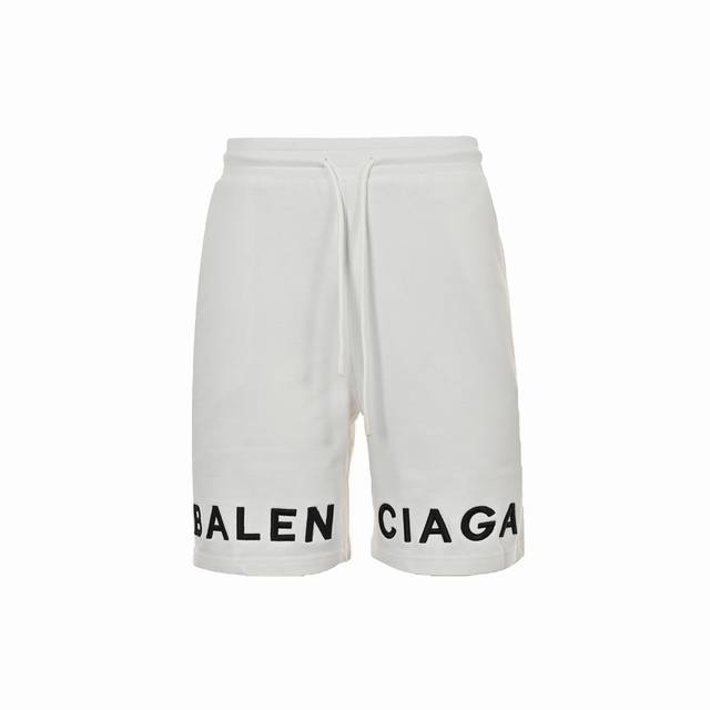 Balenciaga 巴黎世家 24Ss 刺绣字母Logo短裤 专柜大裤脚版型 380克洗水纯棉毛圈面料，手感舒适。 裤角标志性Logo刺绣工艺，简洁百搭。 细