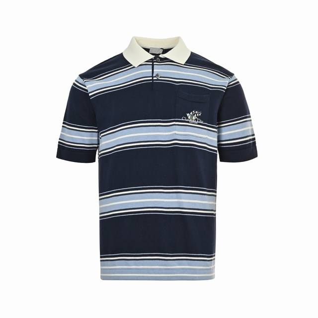 Dior 迪奥 25Ss 铃兰花刺绣条纹针织Polo短袖 采用定制针织纱线材质 面料柔软舒适亲肤透气 胸前口袋饰以精致的铃兰花朵刺绣点缀品牌标志标语Logo 袖