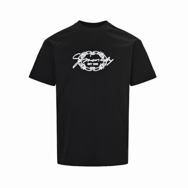 Givenchy 纪梵希 25Ss 刺绣字母徽标Logo短袖 采用 %棉质面料，柔软透气，让你在夏日里尽享舒适。 胸前Gvc品牌字母刺绣，展现品牌独特魅力，简约
