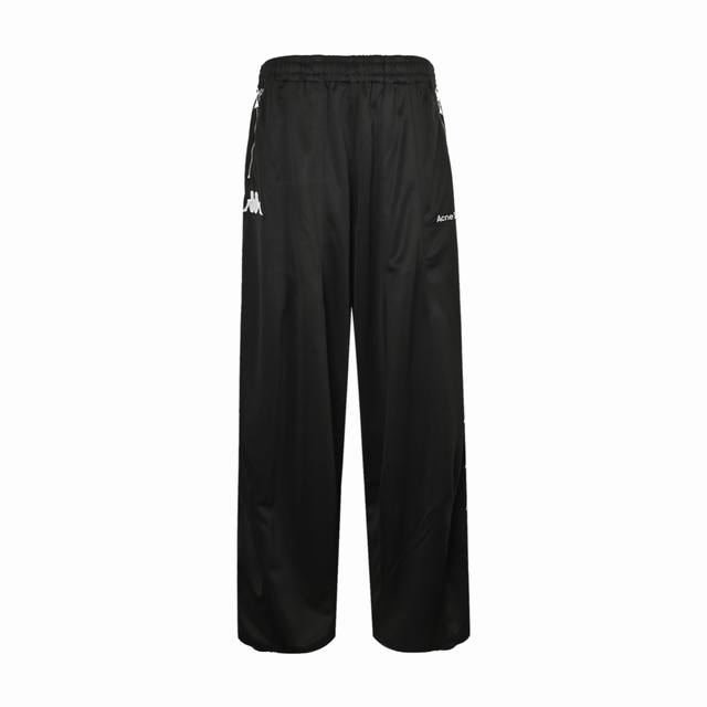 Acne Studios & Kappa联名套装徽标长裤 定制奢光蛋白亚克双面精纺料，采用进口机刺绣工艺，提花工艺，通过在织物表面徽标图案，控制经纬线的交织方式