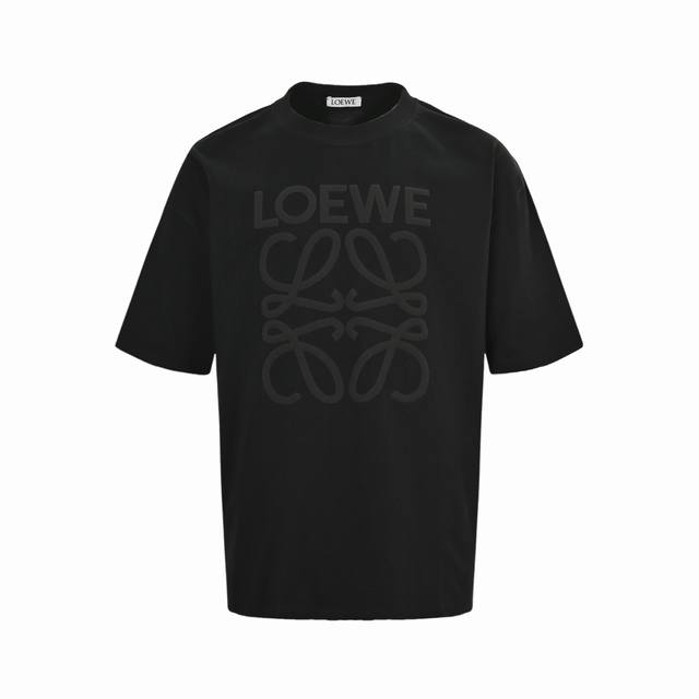 Loewe 罗意威 25Ss 发泡四叶草短袖 面料采用定制240G 26支特滑双股精棉平纹高密无尘全棉布料。前幅高密度加厚，走线平整，代工品质，全套定制辅料。