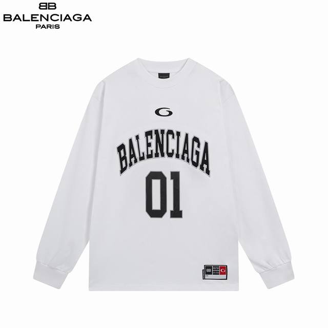 Balenciaga 巴黎世家 曼联联名足球10号圆领卫衣 前面刺绣釆用田岛电脑绣花机刺绣加印花，左下角车章仔，后片印花。砖柜同步.第一时间正品研制，面料采用巴