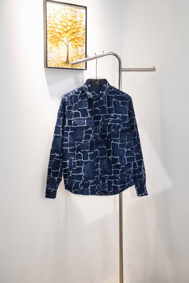 款号：Y207 Fendi 芬迪爆款来袭 满印流苏双F字母提花牛仔衬衫 Ss官网新款长袖 衬衫 衬衣，精美提花Logo 高端版本，专柜定制面料 透气舒适度高，精