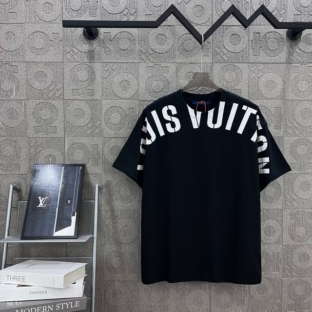 Louis Vuitton 路易威登 袖口贯穿字母Logo印花 精致升级，灵感源自八十年代复古 原版面料 官方同款 定制同缸染面料 手感非常舒服 春夏最新砖柜同