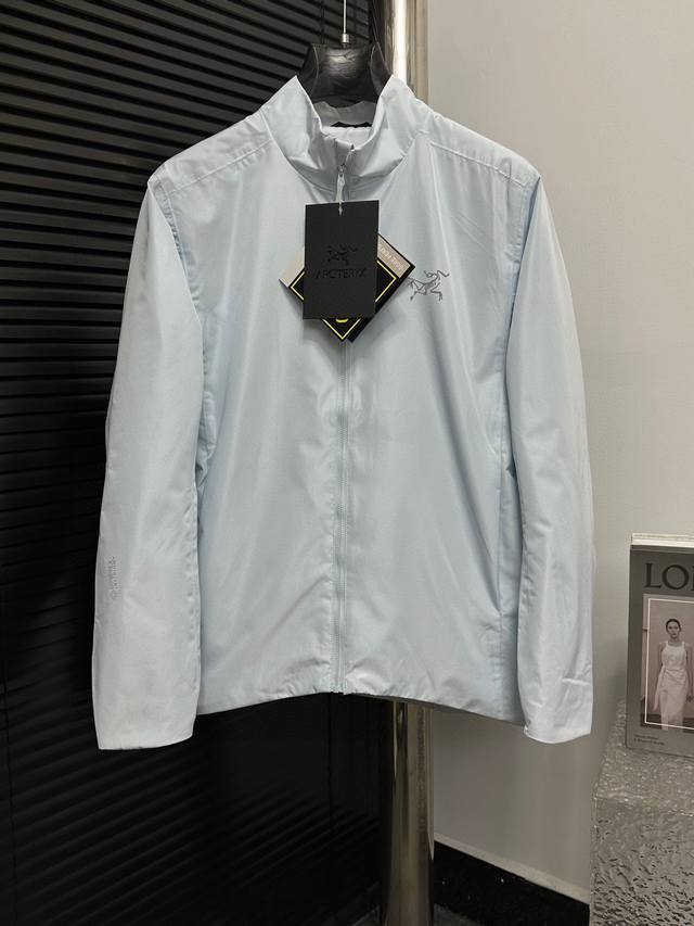 Arc‘Teryx 始祖鸟Soiano系列 纯色Logo徽标防风软壳休闲薄款 原版定制外层Gore-Txe面料，压胶版本原版一致，全身无缝压胶覆 高清细节，Yk