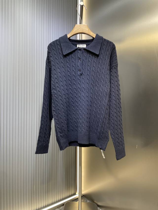 Miu Miu 24羊绒Polo衫 正品19200购入开发 羊绒58% 27%睛 15%棉混纺 毛料提花 定染毛料 定制1：1纽扣 定制1：1商标修身版型 尺码