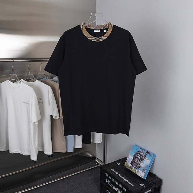 礼盒装 款号Y37-1码数Xs-S-M-L黑白双色 Burberry 25Ss新款 格子领圆领短袖T恤 男女同款 现货发售 巴宝家让你知道什么叫经典百搭款！主打