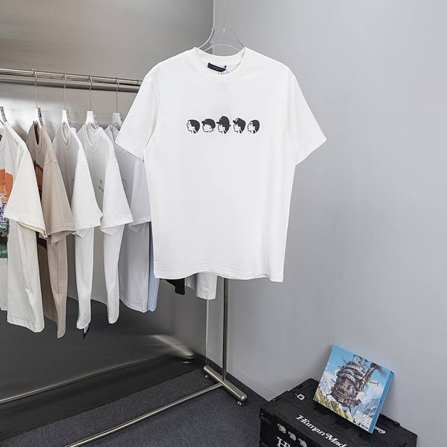礼盒装 款号Y26码数Xs-S-M-L Louis Vuitton*路易威登、简单百搭款男女同款、白色 Lv 25Ss 小人头人物印花短袖T恤 采用原板独家定制