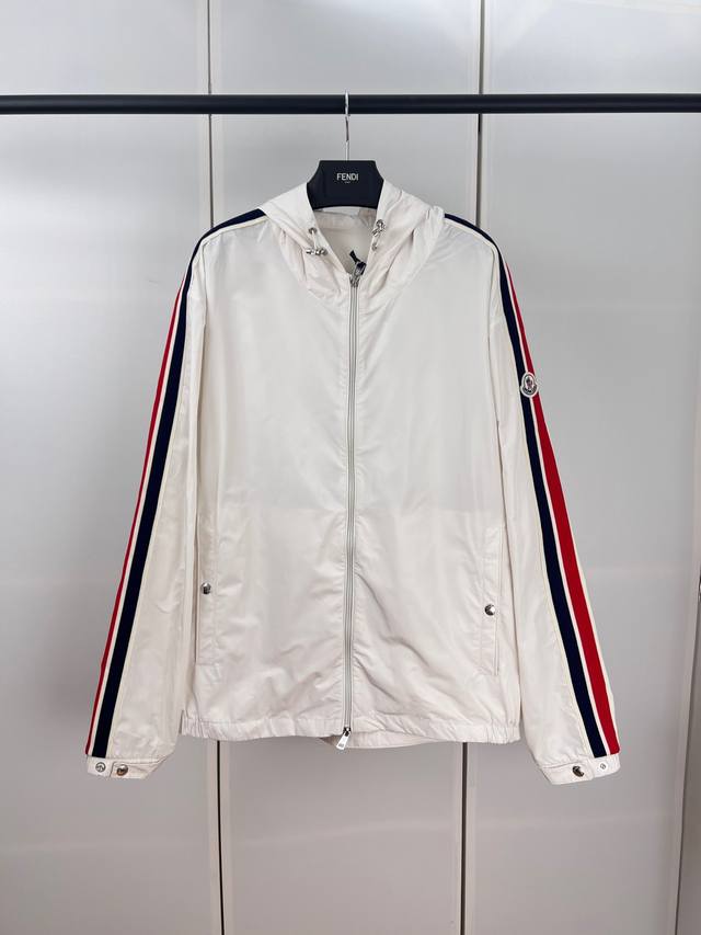 Moncler蒙口织带袖标夹克风衣 1 2 3 4