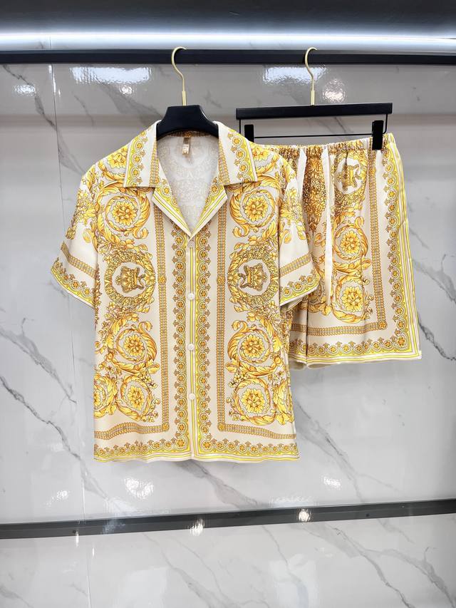 范的哲 高端新品情侣款家居服，睡衣休闲套装 进口丝缎面料 内里包边 手感柔软超爽超靓超舒服 高雅华丽 有腔调 也可做时尚休闲套装 早上跑步极其时尚 融合了时尚属