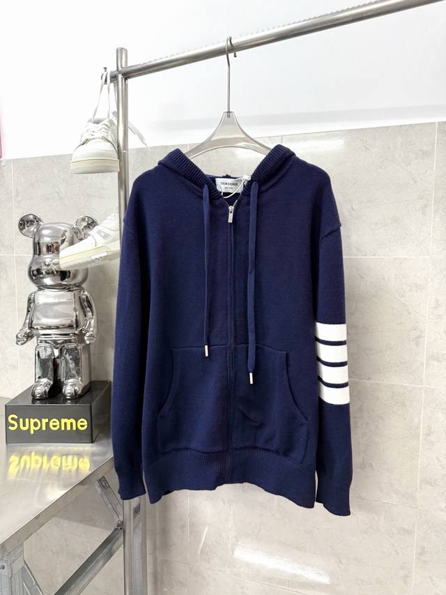 款号R072 Tb Fw后背帆船羊毛拉链帽衫 Stoll进口机织357针型高织高密 色纺全羊毛材质纱线，7股并线机织 款式照原版一比一单面加一乘一螺纹， 整件全