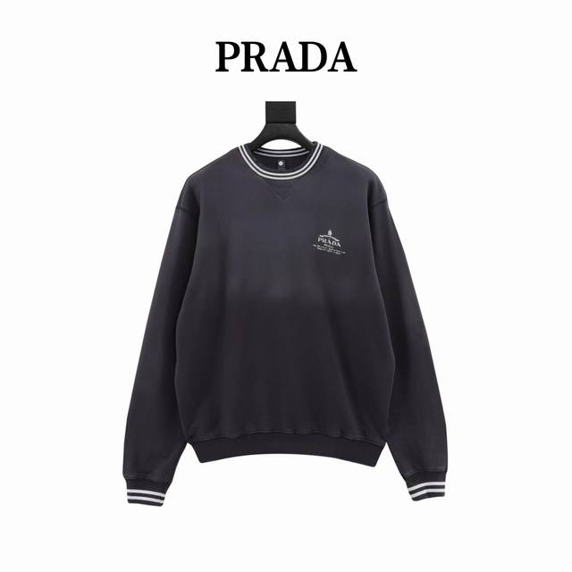 Prada 普拉达 渐变水洗字母刺绣圆领卫衣 定制高克重 针织棉面料精心制作，手感特别的扎实，质感拉满，松软细腻上身舒适，优越的吸湿排汗性能，不闷热！胸前草写L