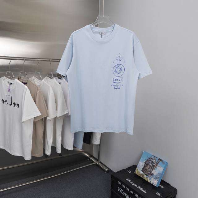 礼盒装 款号Y23-1码数Xs-S-M-L Baby定制染浅蓝上身真的超级清新干净，给人一眼温柔的气质！！180G的新疆长绒棉，那种触感那种亲肤感，只有你亲身经