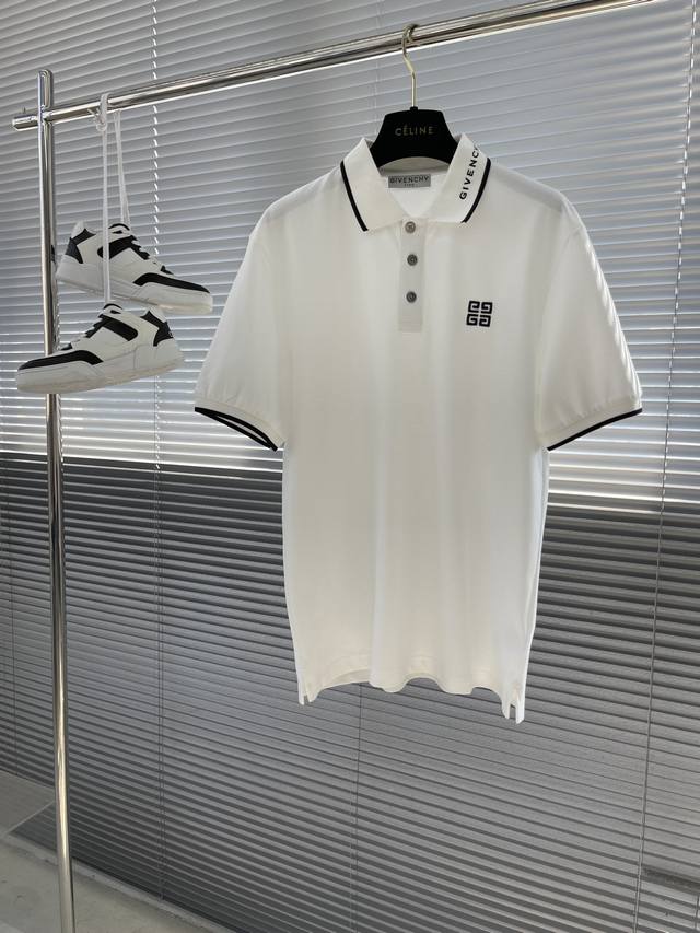 Giv 25春夏休闲翻领Polo衫。 50支双精梳丝光棉小蜂窝朱地定制面料，官网同款，洗水定型后260G，肩膀流线型设计，低调奢华中上身休闲又带有运动元素，标志