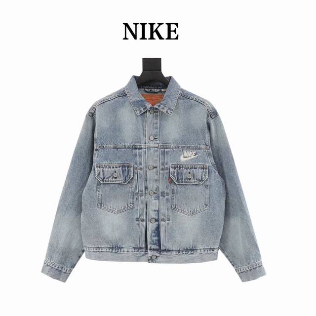 Levi’S X Nike 最新联名款 纽扣双口袋Logo宽松休闲舒适翻领牛仔外套 各路大咖明星同款 男女同款 今年最新系列 顶级联名品控 代工厂P原版出货 精