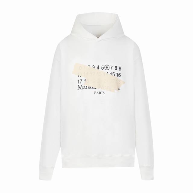 高版本Maisonmargiela 马吉拉 胶带数字印花连帽卫衣，男女同款。 采用430G重磅毛圈面料 非市面 G薄款普通版本 注意区分！过高温缩水2次 不计成