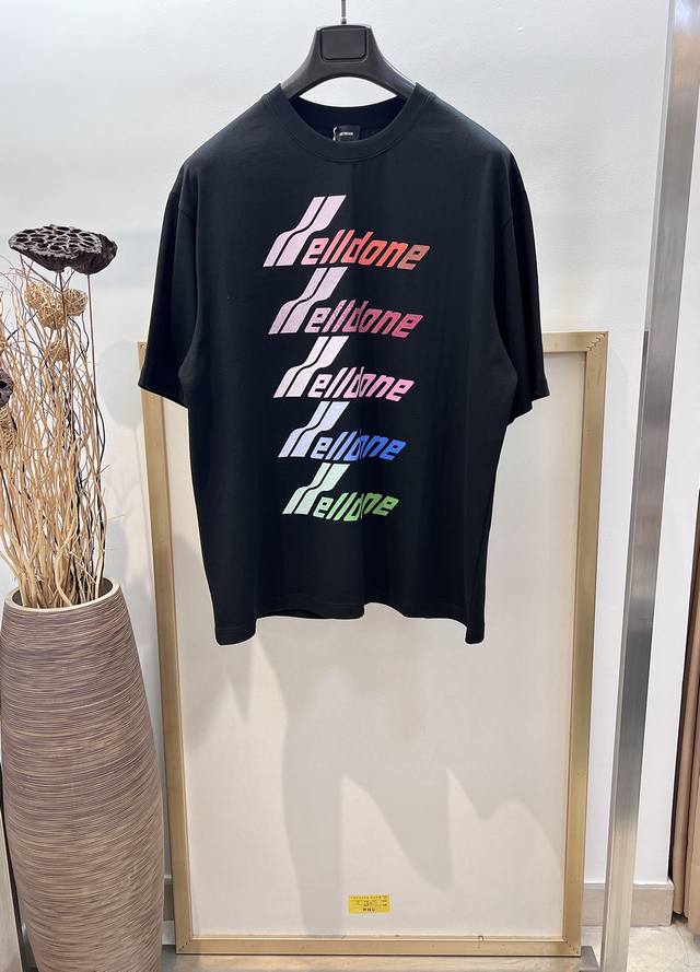 Size：S M L Xl 黑 白两色 Os宽松版 男女同款 1973538250091 Welldone2025Fw 渐变印花烫钻 重磅纯棉半袖T恤Os宽松版