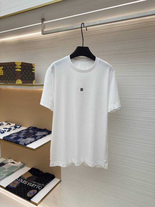 Givenchy 字母Logo圆领短袖T恤 正品：1689购入开发 货号：1680168-A05 面料：纯棉面料 工艺：刺绣制作 版型：合身版型 克重：约 克