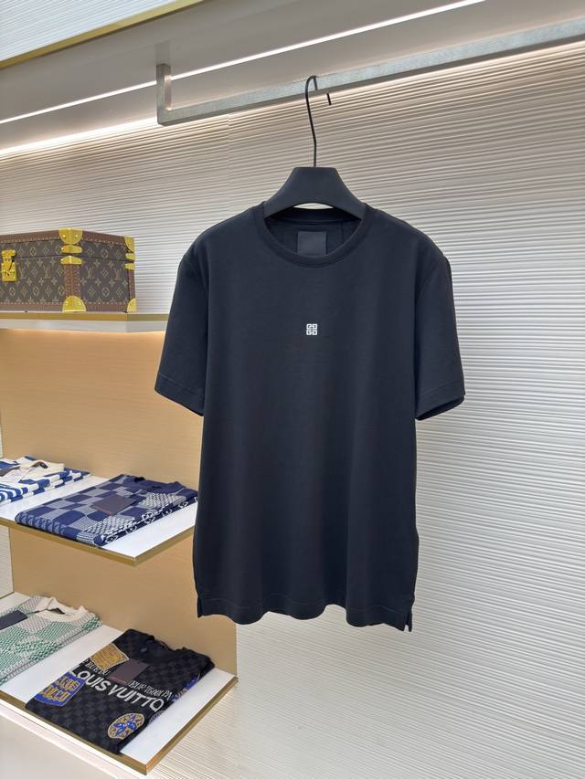 Givenchy 字母Logo圆领短袖T恤 正品：3299购入开发 货号：1680169-A05 面料：纯棉面料 工艺：刺绣制作 版型：合身版型 克重：约 克