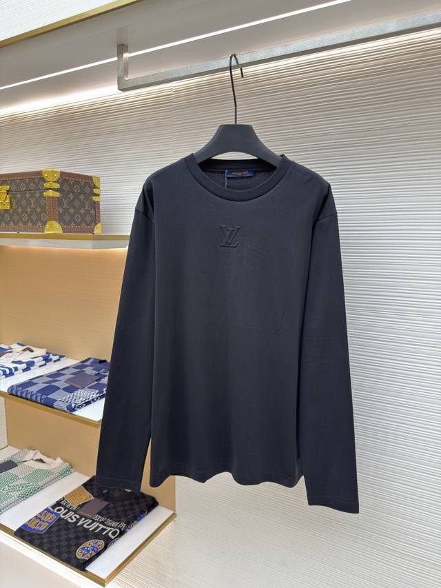 Louis Vuitton 暗纹浮雕长袖 正品：5790购入开发 货号：1680170-A20 面料：纯棉面料 工艺：浮雕制作 版型：合身版型 克重：约285克