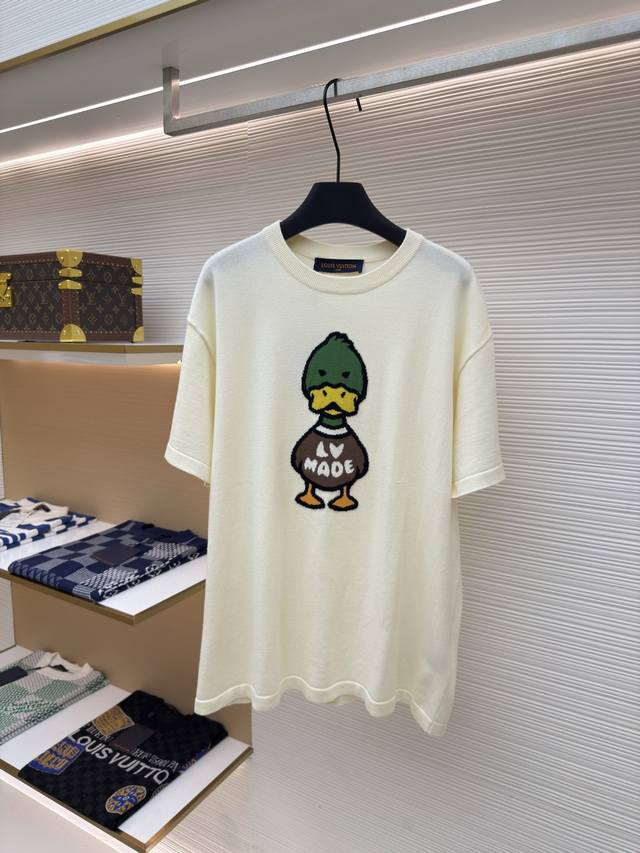 Louis Vuitton 鸭子毛织短袖 正品：7350购入开发 货号：1680163-A50 面料：毛料全精梳 工艺：毛织工艺 版型：合身版型 克重：约305