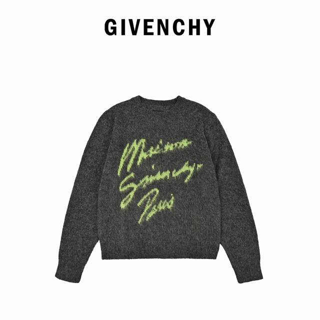 Givenchy纪梵希24Fw 签字马海毛圆领毛衣 原13,400购入，采用长纱马海毛衣面料采用原版定染主色，提花配色位置采用羊毛纱线比例配比，成分为马海毛50