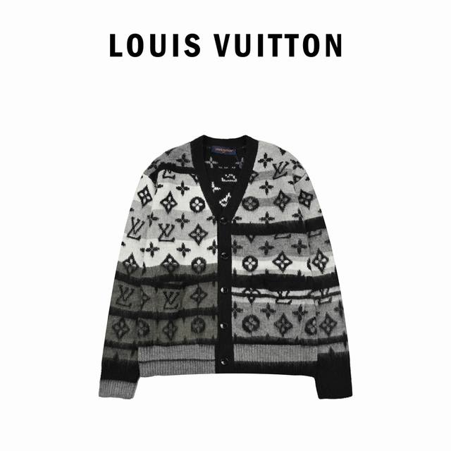 Louis Vuitton Lv 路易威登 23Fw 满印马海毛羊毛开衫 选取丰盈细磨马海毛 以优雅色调烘托全幅 Lv Monogram 图案 穿着舒适保暖01