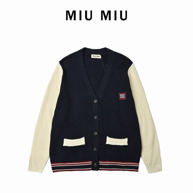 Miumiu 24Ss 羊毛羊绒混纺毛衣开衫 原版26, 购入开发，采用45支纱线羊毛混纺，机型3.5.7进口斯托尔横机全身元宝织法。定制1：1商标，定制1：1