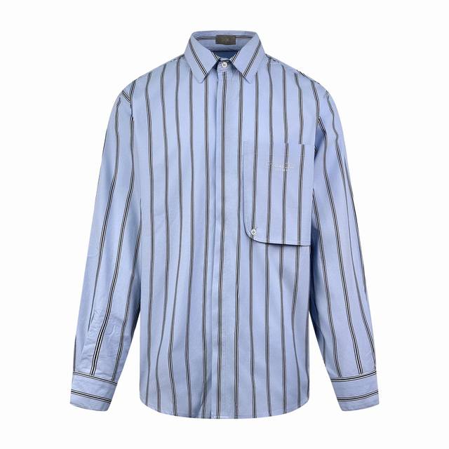 Dior Christian 条纹衬衫 定制1:1雅韵织锦条纹棉 起订量打底为3000米 亦做成衣为1500件起 条纹清晰 色泽亮丽 细腻柔软 胸前口袋饰以 C
