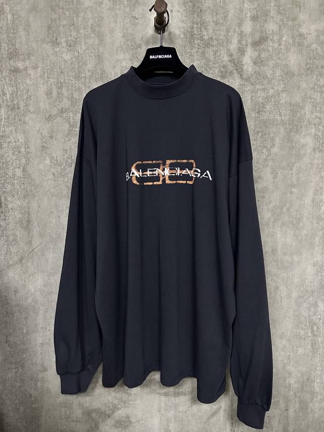 Balenciaga 巴黎世家 25Ss 双B标语长袖T恤 此款采用16支单精梳紧密纺纱 做洗后300克加密平纹布 字母和Logo都是刺绣 数字是印花 对版对色