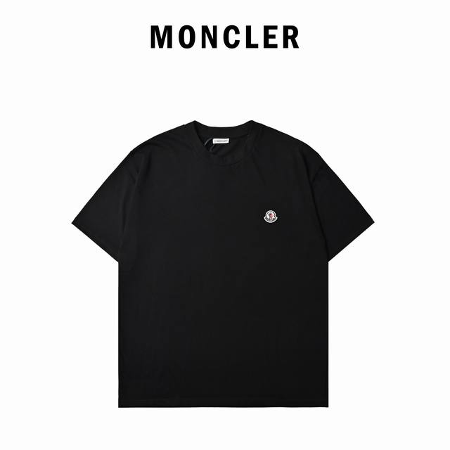 蒙口章子刺绣短袖 Moncler盟可睐25Ss字母提花T恤有两个色黑色米白色采用新疆长绒棉32支双股面料240克双纱巧妙的融合了蒙口标志性品牌元素低调精致又能彰